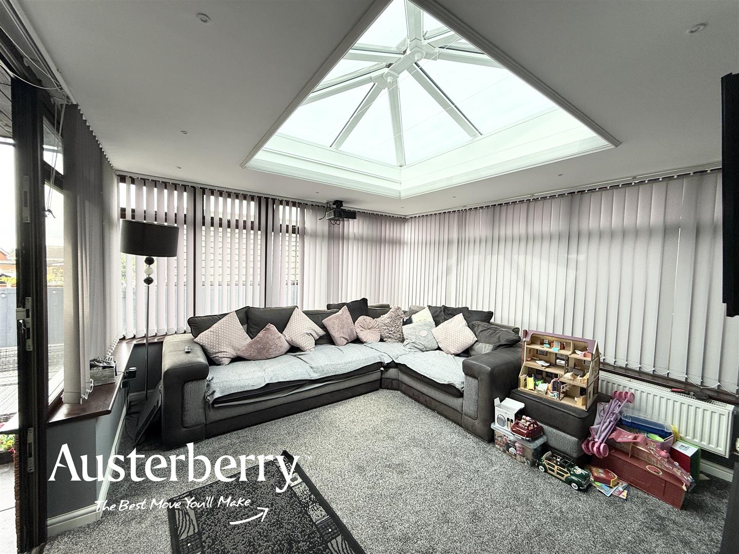 3 bed property in Newborough Close, Stoke-On-Trent